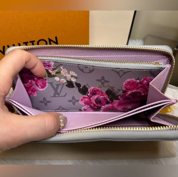 Louis Vuitton•Garden Monogram Zippy Wallet - RARE 🦄 - Picture 2 of 6